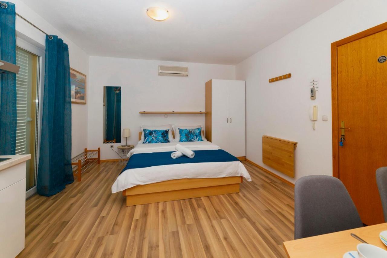 Matea Penzión pre hostí Makarska