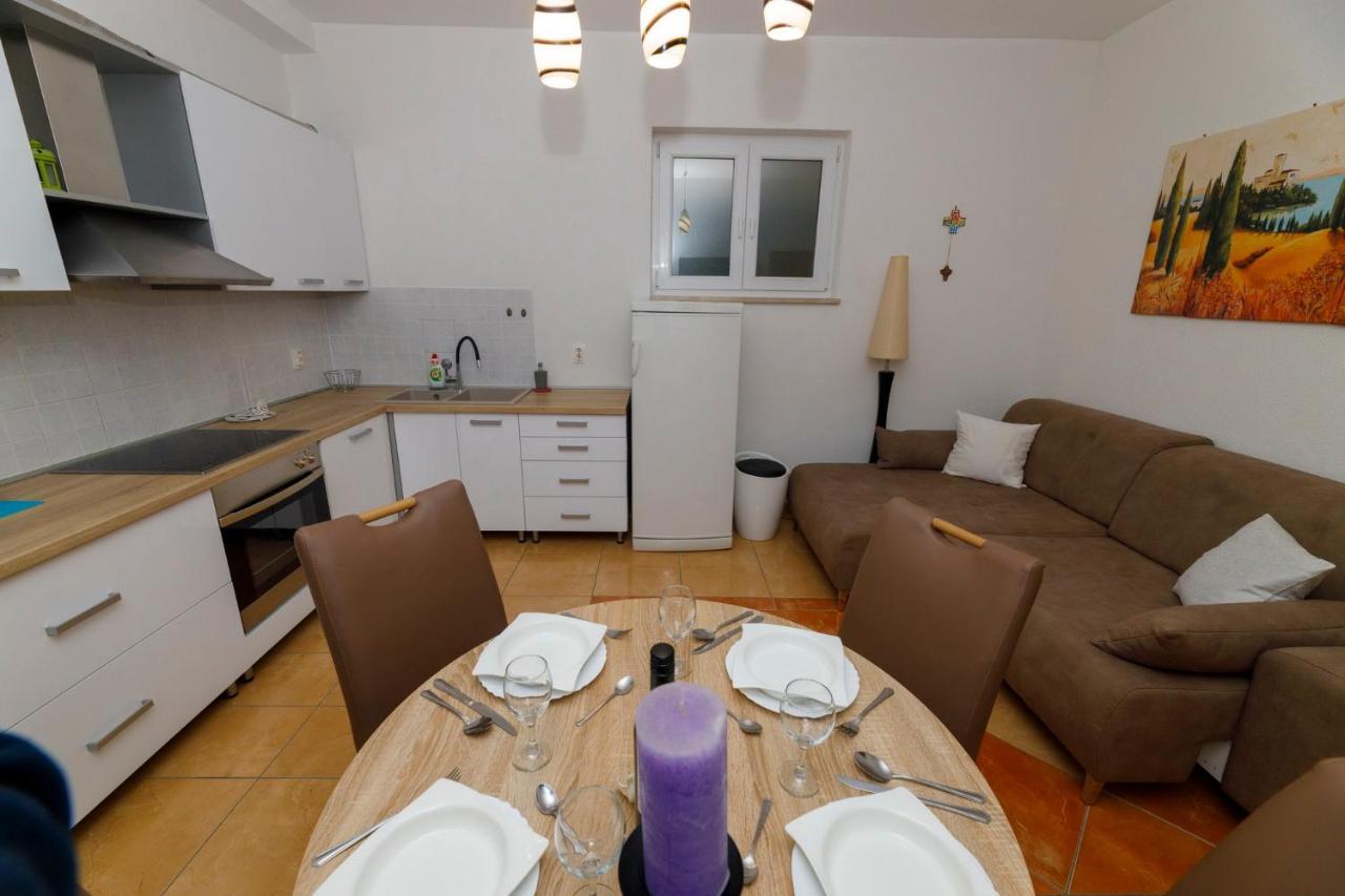 Matea Penzión pre hostí Makarska